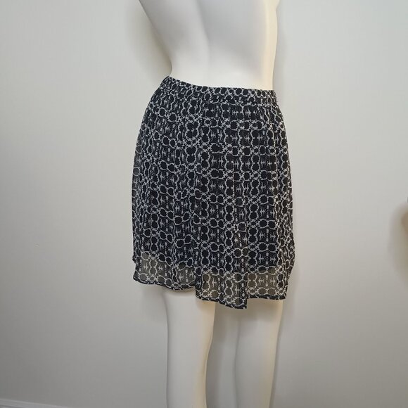Hollister Black Pleated Flare Lined Mini Skirt Size S Elastic Waist Pull On - Picture 6 of 7